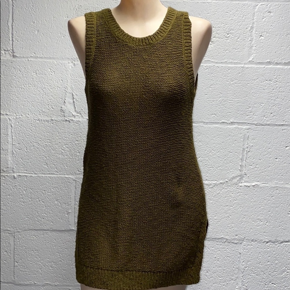 LOFT olive sleeveless sweater top SP